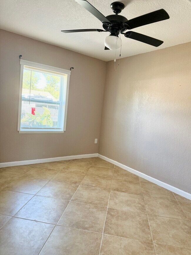 Building Photo - 4427 Tuna Dr