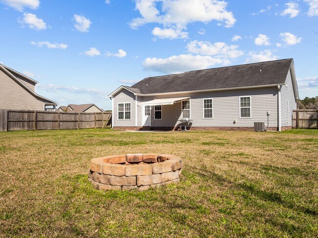 Building Photo - 251 Channel Marker Loop