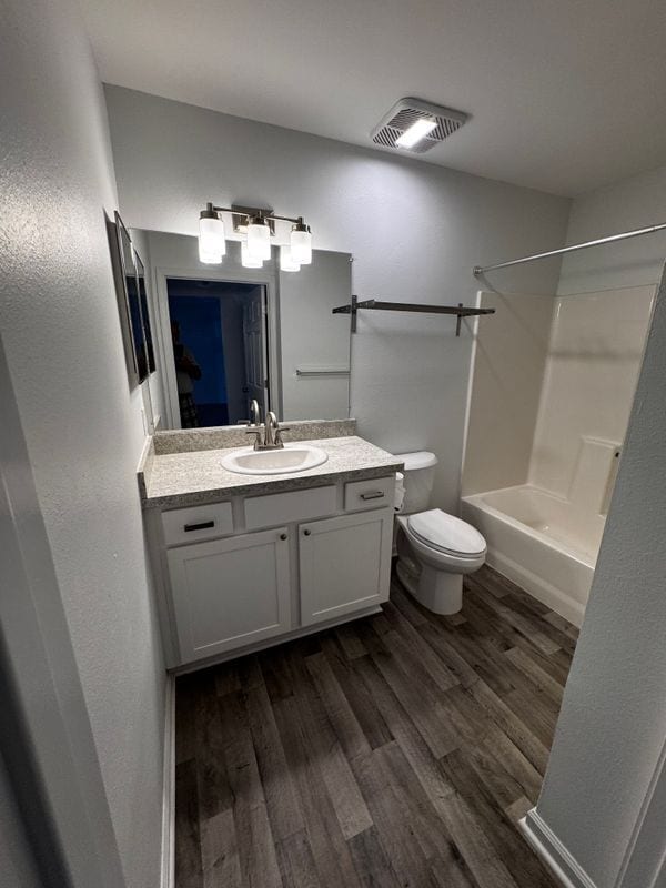 Building Photo - 14107 Pinehurst Ln