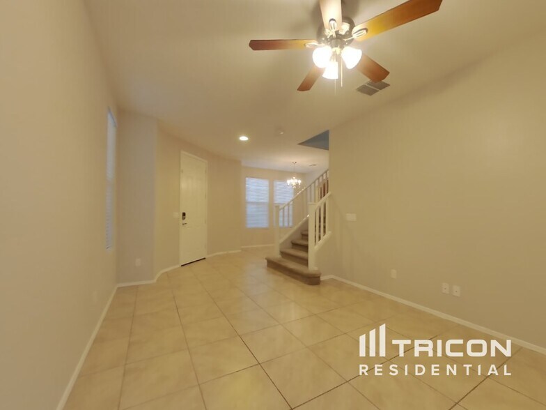 Building Photo - 14875 N 177th Ave