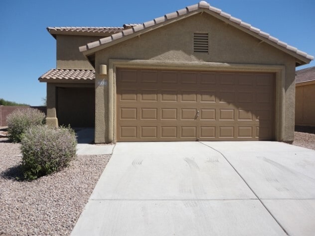 Primary Photo - 8530 E Pena Blanca Dr
