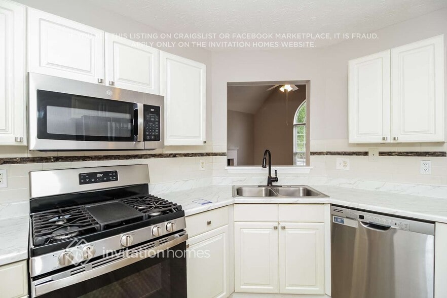 Building Photo - 3010 Maple Dr NW