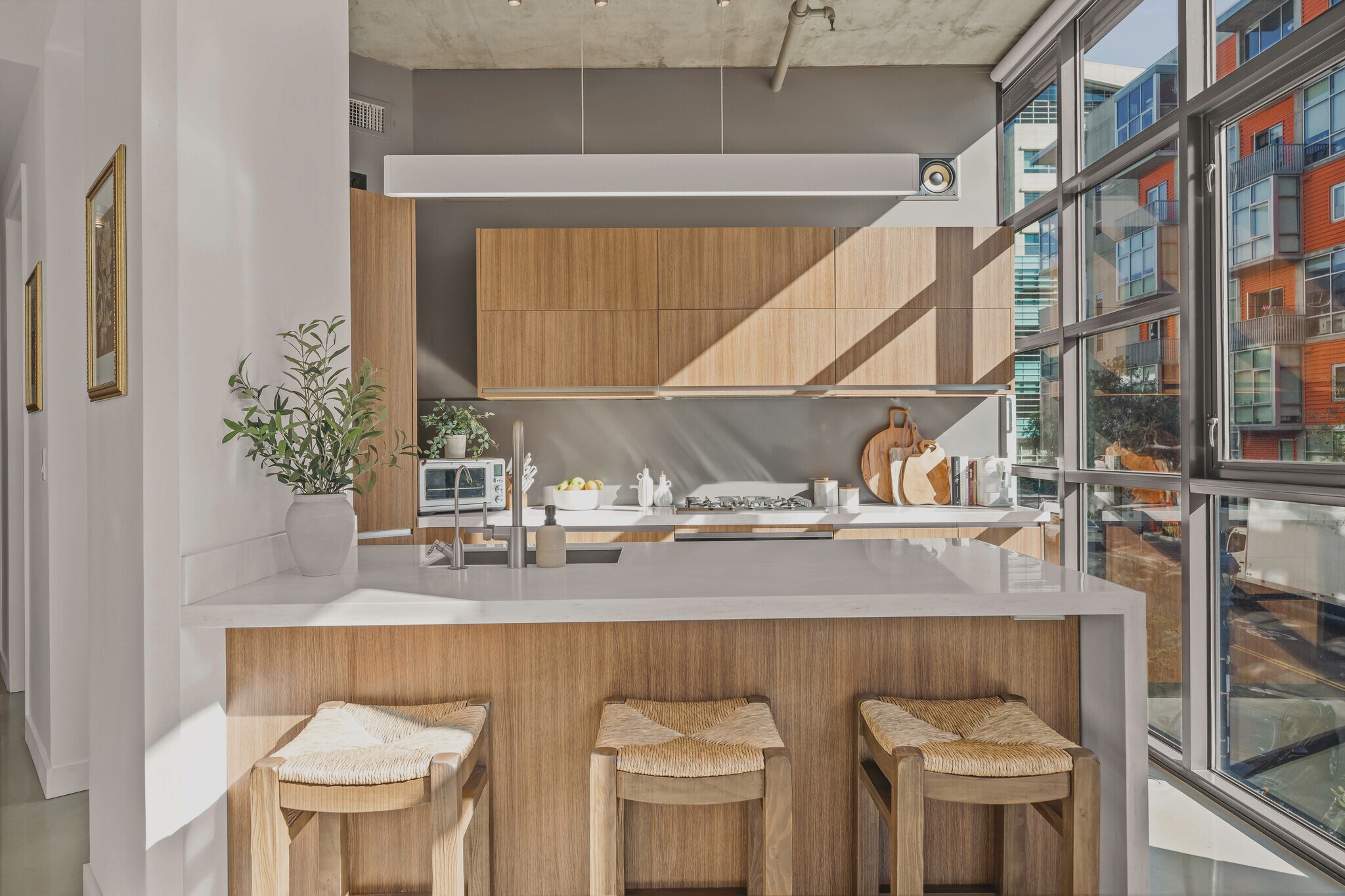 Building Photo - 1050 Island Ave