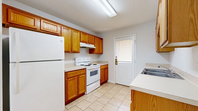Building Photo - 316 Cedar Ridge Dr