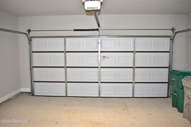 Building Photo - 421 Berg Ct
