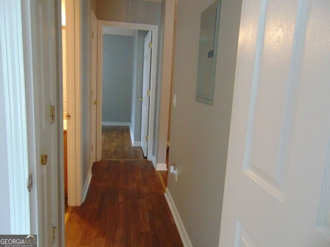 Building Photo - 645 Ell St