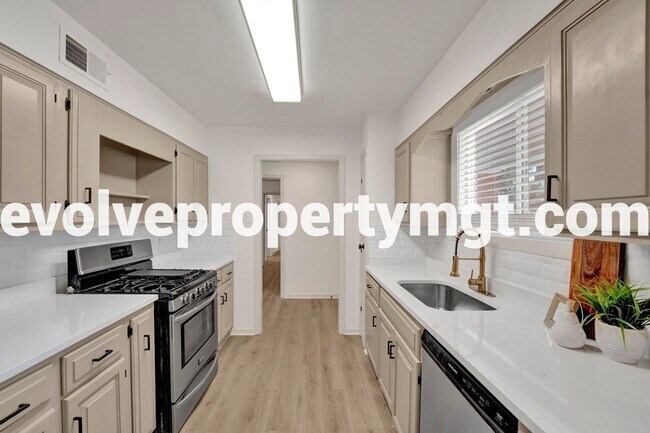 Building Photo - 1260 Cherrydale Cove
