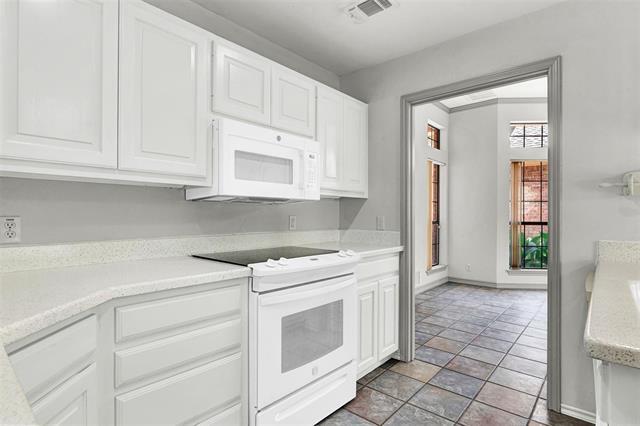 Building Photo - 1407 W Mulberry St