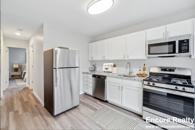 Building Photo - 9 Bronsdon St