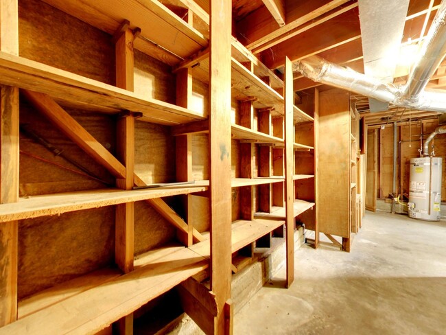 Building Photo - 4BR Home with Jaw-Dropping Views, Garage, ...