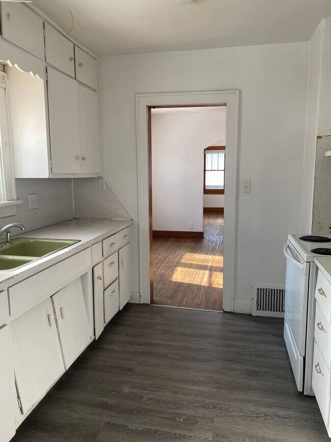 Building Photo - 285 Hammond Ave