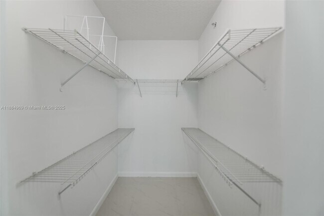 Building Photo - 31 SE 5th St