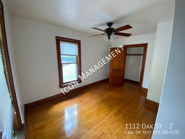 Building Photo - 1112 Oak St