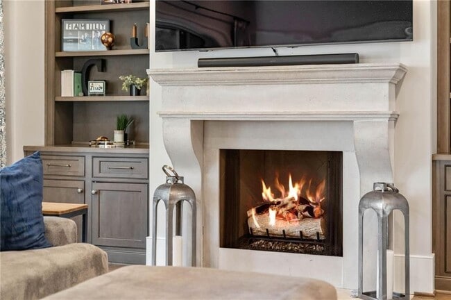 Building Photo - 5265 Peachtree Dunwoody Rd NE