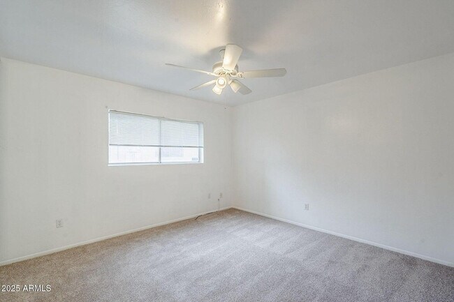 Building Photo - 16 W Loma Vista Dr