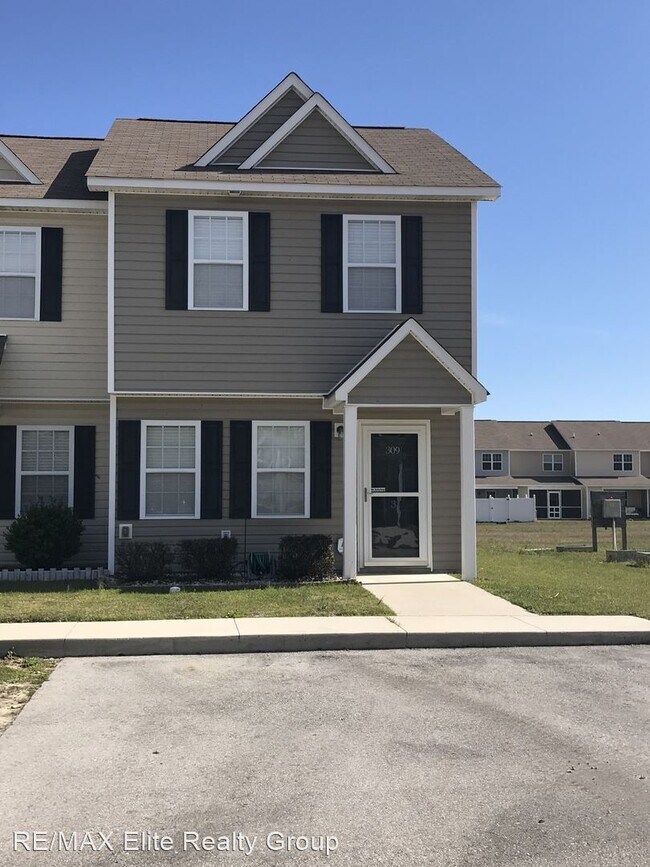 Primary Photo - 2 br, 2.5 bath House - 309-3 Burley Drive