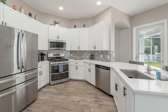 Building Photo - 477 Otter Ln S