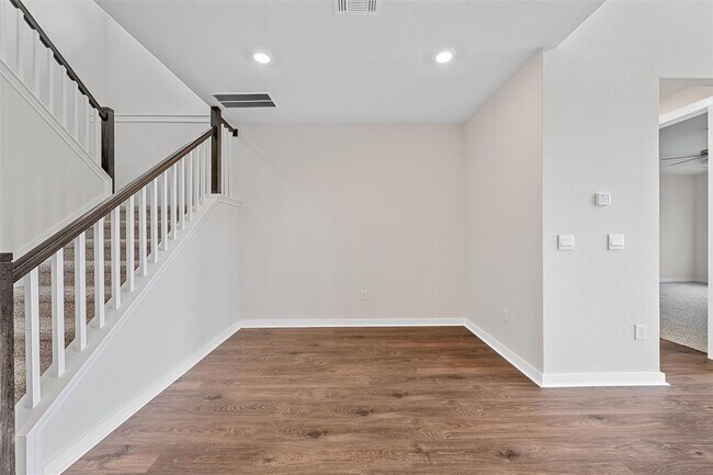 Building Photo - 224 Mystic Cyn Ln