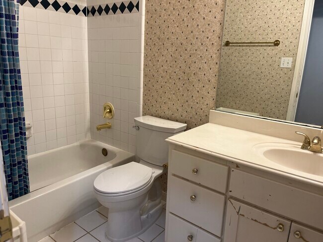 Building Photo - 6855 Bellgreen Dr
