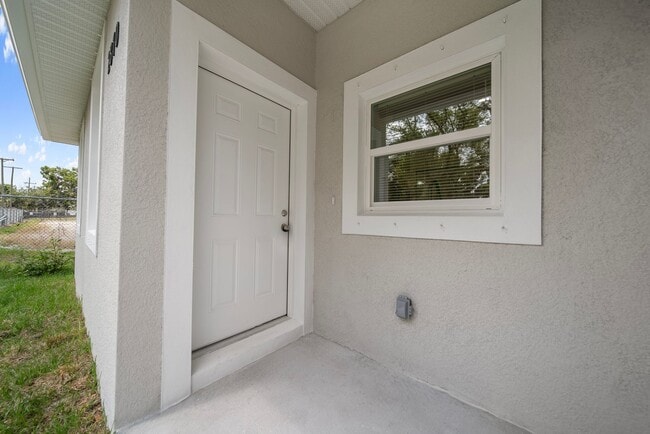 Building Photo - Brand New Home located in the heart of Tampa!