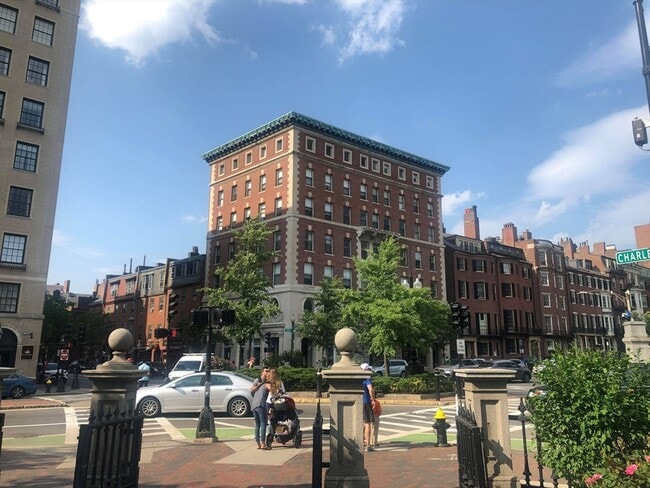 Building Photo - 66 Beacon St