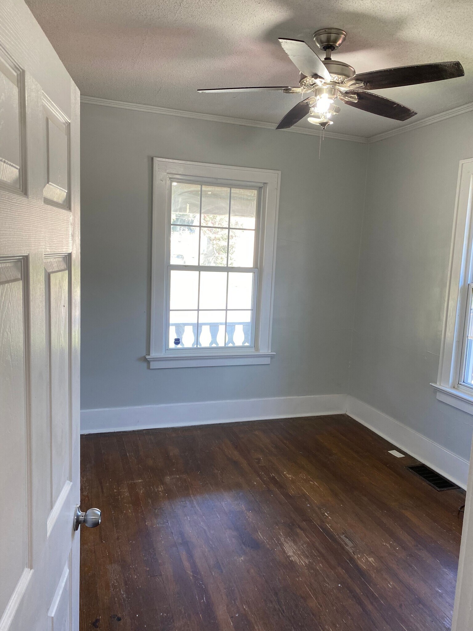 Building Photo - 208 NW End Blvd