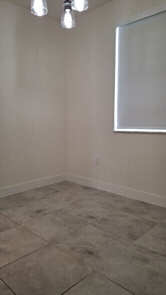 Building Photo - 10290 NW 64th Ter