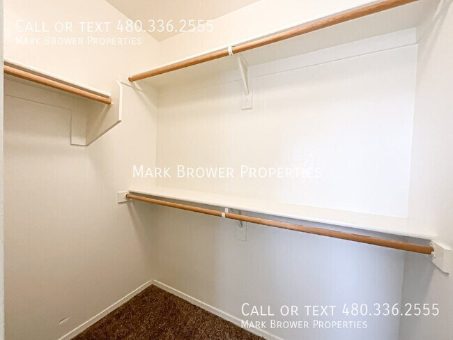 Building Photo - 1255 E Elm Rd