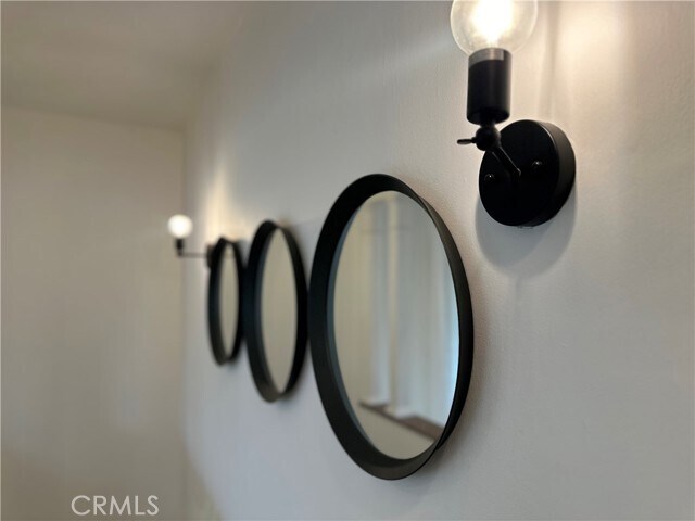 Building Photo - 908 Parkman Ave