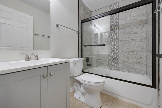 Building Photo - 527 E Shag Bark Ln