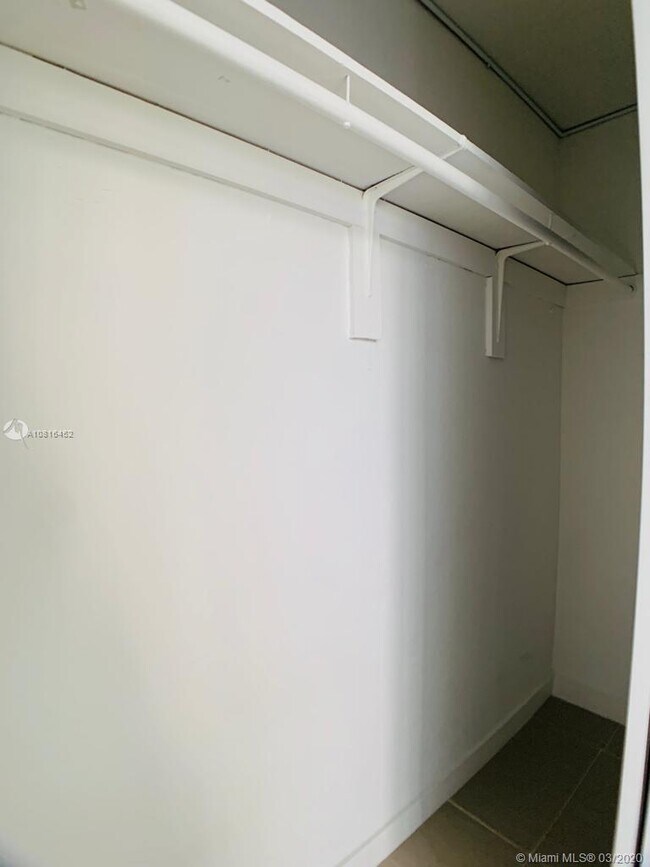 Building Photo - 2345 NE 135th St