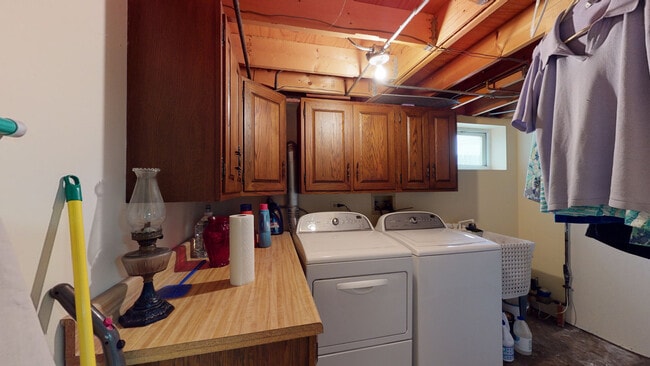 Building Photo - 408 S Mitchell Ave