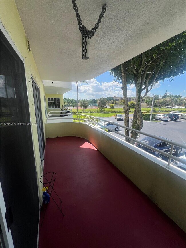 Building Photo - 10765 SW 108th Ave