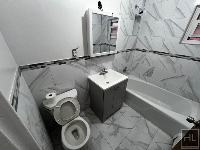 Building Photo - AMUNDSON AVENUE