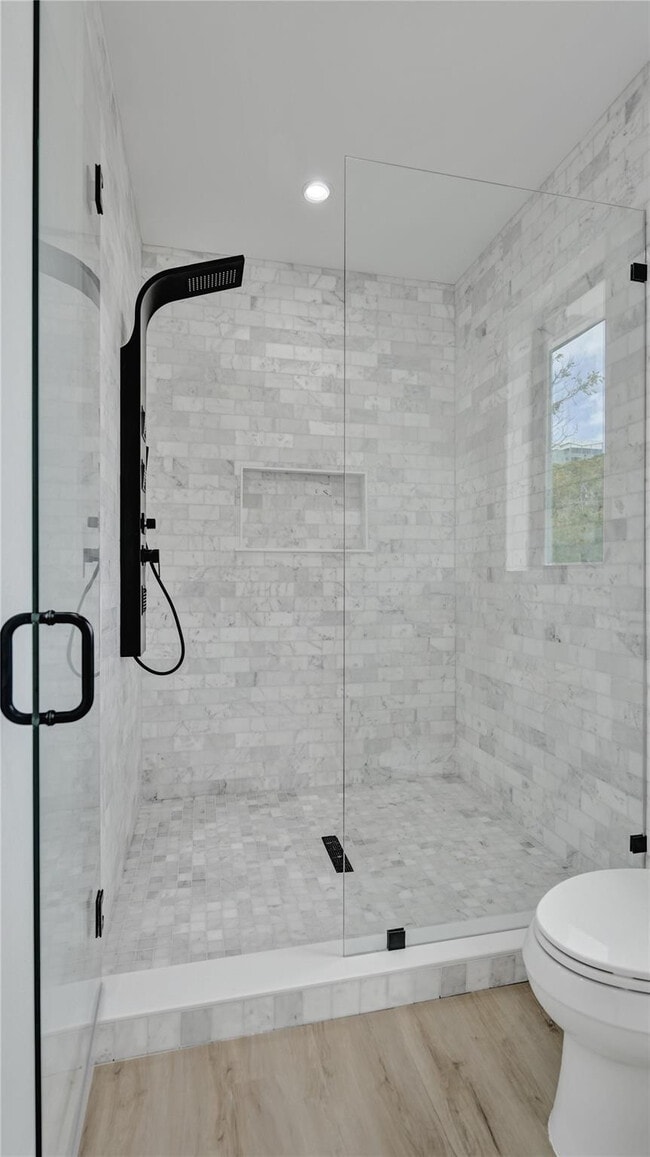 Building Photo - 606 SW 7th Ave