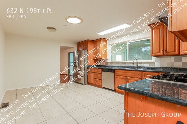 Building Photo - 632 N 198th Pl