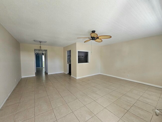 Building Photo - 145 Sheffield E