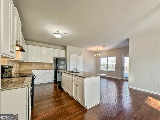 Building Photo - 182 Daisy Cir