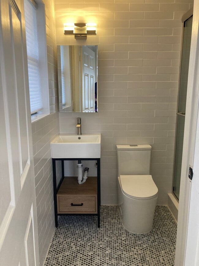 Building Photo - 5101 Spruce Ave