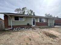 Building Photo - 2510 Ivanhoe Dr