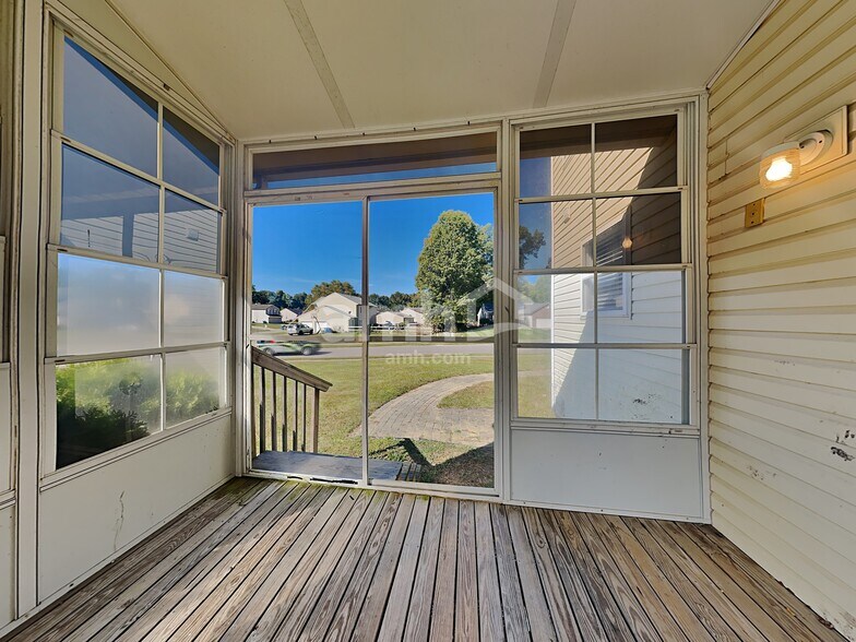 Building Photo - 2055 Whispering Wind Ln