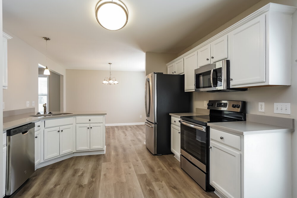 Building Photo - 2165 Southfort Dr