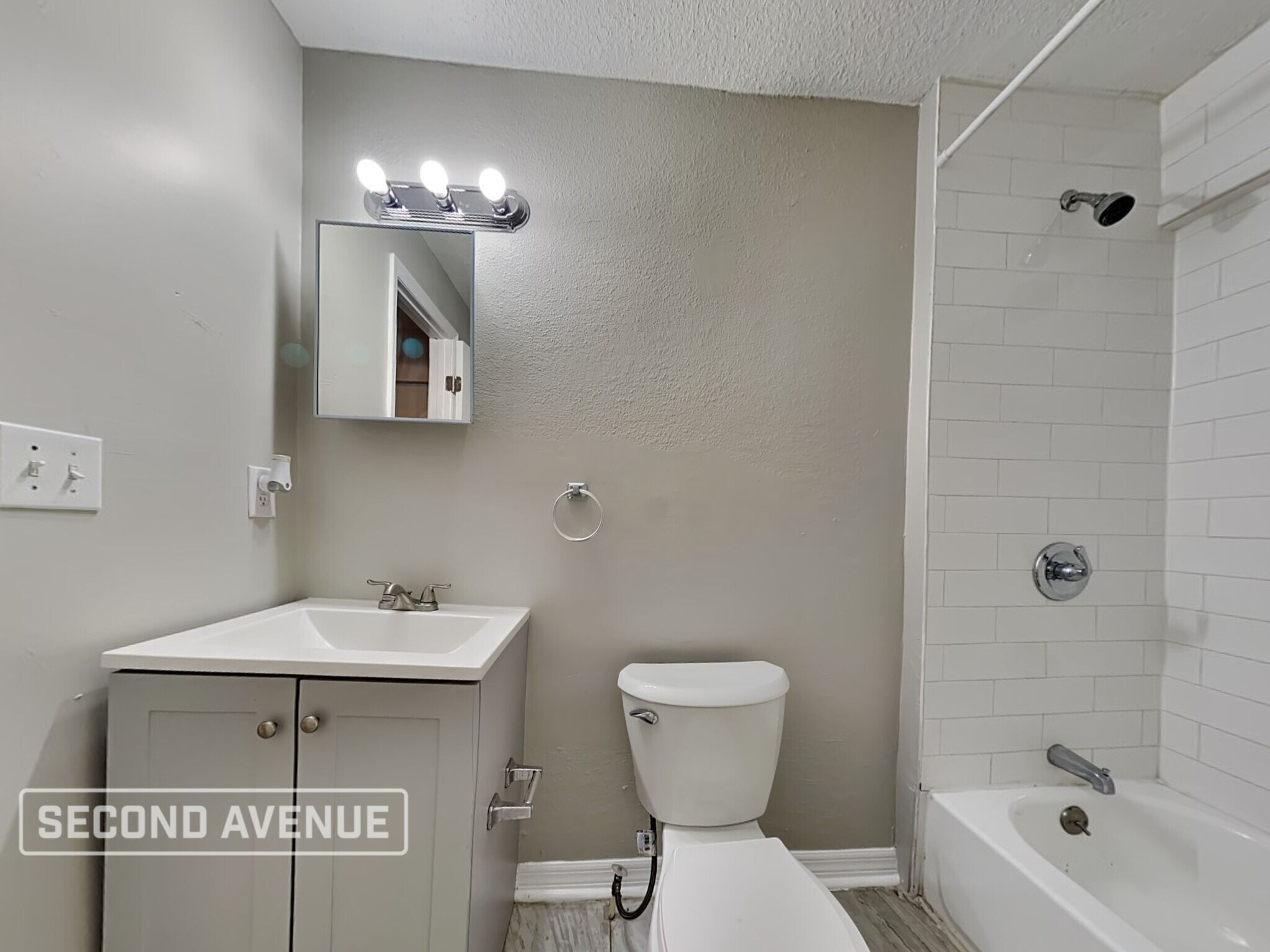 Building Photo - 1548 W 23rd St