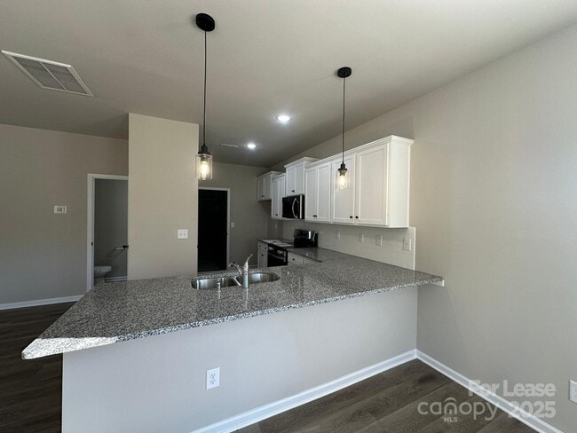 Building Photo - 9050 Stoney Waters Ct