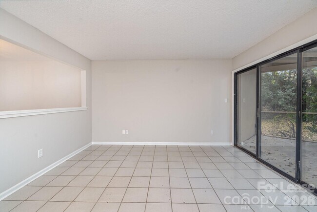 Building Photo - 8005 Horse Chestnut Ln