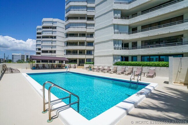 Building Photo - 3560 S Ocean Blvd