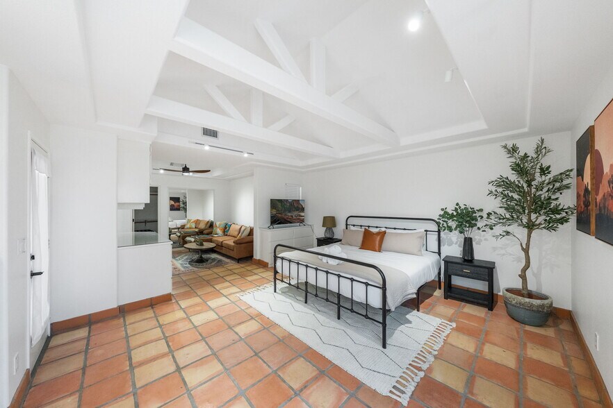 Building Photo - 58328 Bonanza Dr