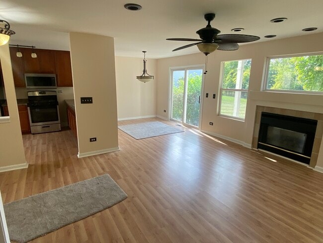 Building Photo - 463 Springwood Dr