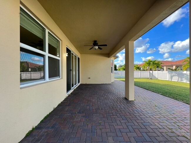 Building Photo - Luxury Living in a Gated Community – Modern 2-Bed Home with Premium Amenities!