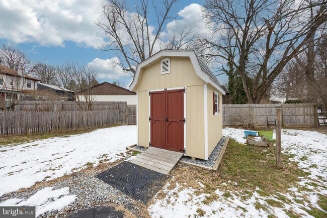 Building Photo - 547 Northbrook Rd